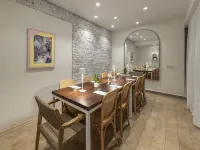 Riviera Beach House Hotels near Les Marchands