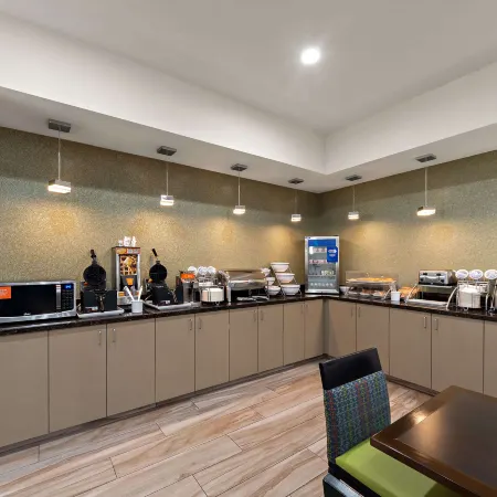 Comfort Suites