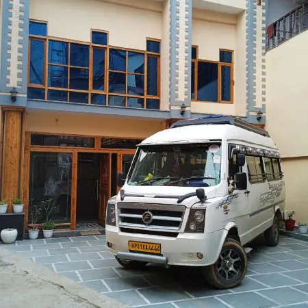 Hotel cm Palace - Pure Vegetarian