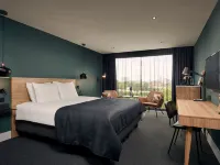 Van der Valk Hotel Antwerpen Hotels near Renaat Braem House