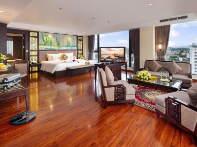 THANH LICH ROYAL BOUTIQUE HOTEL