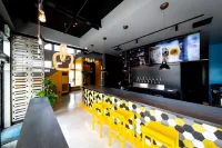 The Villa & Barrel Lounge - ที่มีบาร์