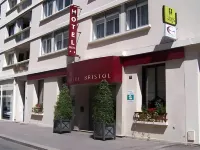 Hôtel Bristol Hôtels à proximité de : E.Leclerc IFS