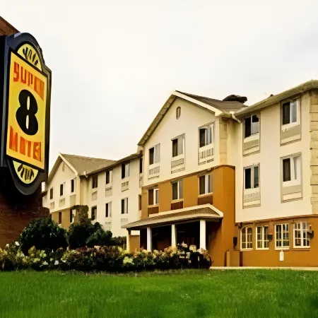 Super 8 by Wyndham Akron S/Green/Uniontown Oh