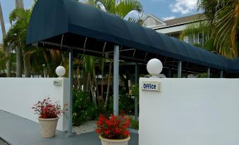 Lantern Inn & Suites - Sarasota