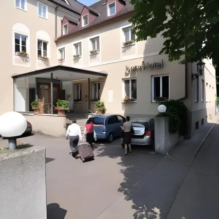Dom Hotel