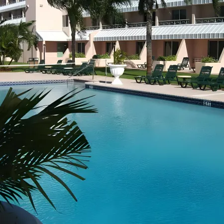 Castaways Resort and Suites
