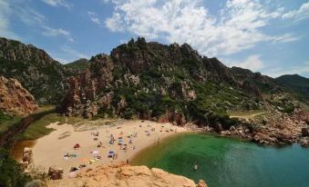 Panoramic Sea-Views. Sunsets, 7 Min Walk to Beach, Cottage Apartment, Terrace