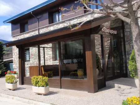 Hotel la Seu Отели рядом с достопримечательностью «Cova d'Anes»