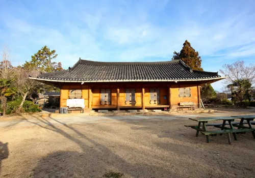 Haenam Hambakgolkeunggigiwajip Pension