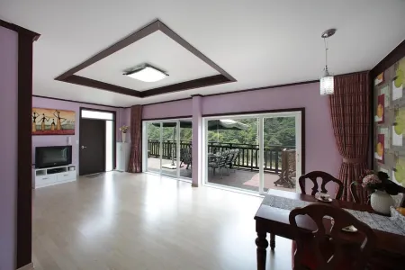 Jeongseon Parksville Pension