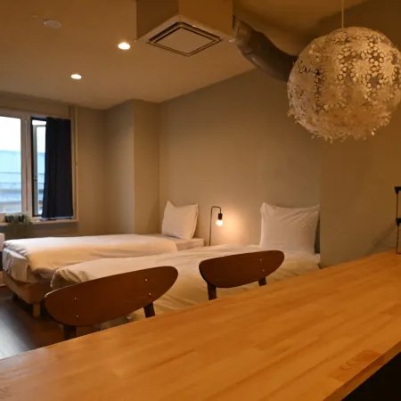 Tug-B Bar & Hostel