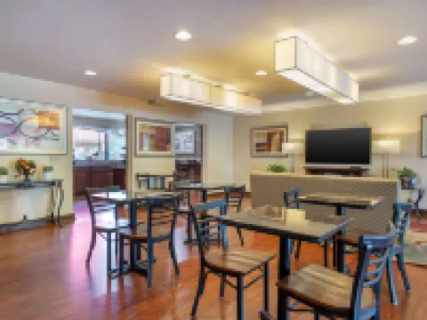 ベストウェスタン オーバーン / オペライカ イン オペライカのホテル