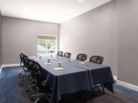 La Quinta Inn & Suites by Wyndham Bakersfield North Hotels in Bakersfield