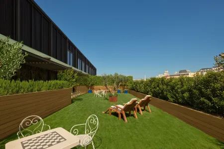 The Madrid Edition Отели рядом с достопримечательностью «Королевский ботанический сад Мадрида»