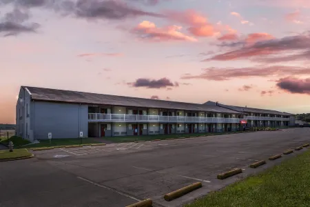 Red Roof Inn Doswell - Kings Dominion Отели в г. Досуэлл