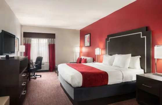 默夫里斯伯勒戴斯套房酒店