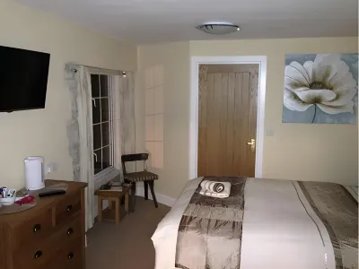 Mildmay Arms Hotels in Oborne