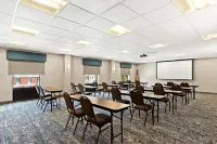 Hampton Inn & Suites Canton - 2-Star