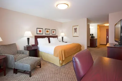 Holiday Inn Express & Suites Winona Hotels in Winona