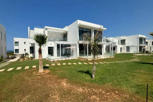 Stylish apartment near the sea with direct pool access and top facilities