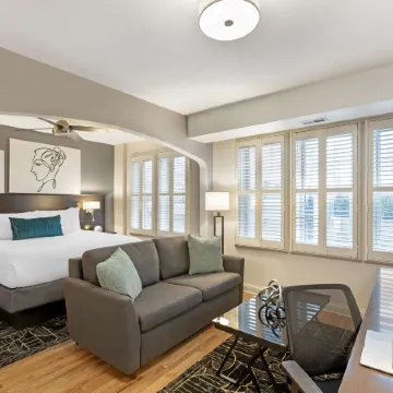 Best Western Plus Hawthorne Terrace Hotel