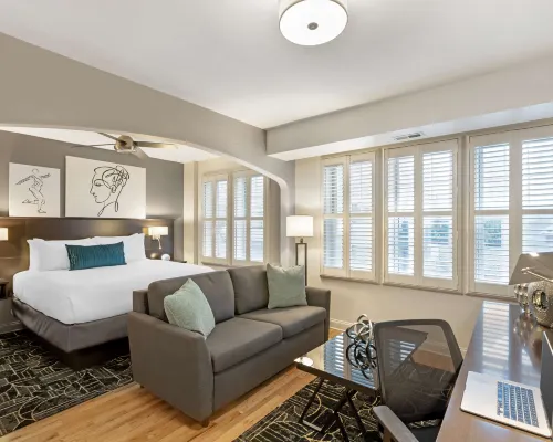 Best Western Plus Hawthorne Terrace Hotel Hotels near Lakeview