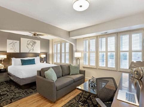 Best Western Plus Hawthorne Terrace Hotel