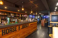 Alpine Hotel - bar