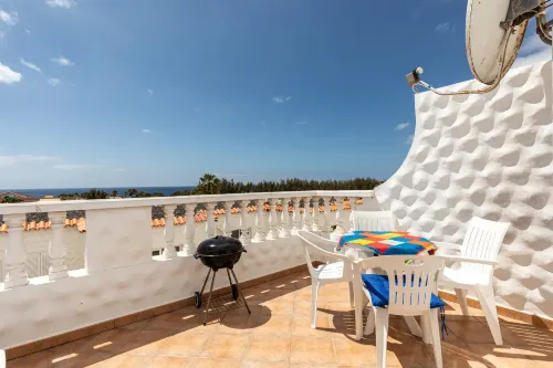 Apartment Near the Beach, Big Terrace with Nice Sea Views, Wifi and Parking. - 3 stjerner