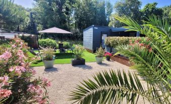Ecolodge with Heated Pool in les Mathes