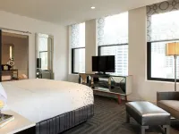 Renaissance Cincinnati Downtown Hotel Hotels near Freedom Center