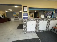 Days Inn by Wyndham Holladay - Moteles