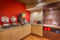 迪金森TownePlace套房酒店 - 早餐