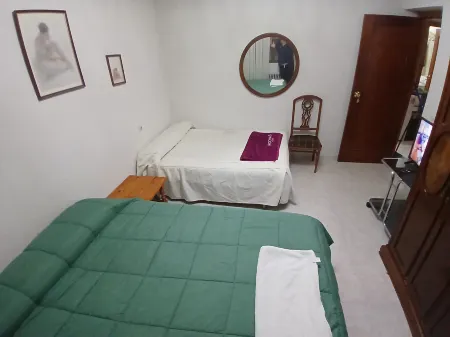 Triple Room in Chalet in Toledo Отели рядом со станцией Toledo′S Train Station
