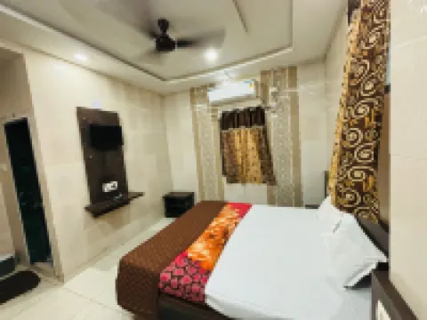 Hotel Shree Nath - 200 Meters from Dwarkadhish Temple