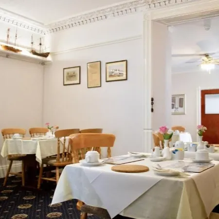 Helmsman Guesthouse