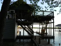 Beautiful  Lakefront Cabin with Unique Multi-Level Boat Dock (Now With WiFi)