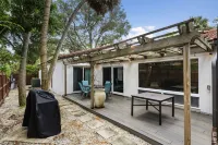 Pool Home, Steps to Secluded Beach Access Hotels near Ringling College of Art and Design