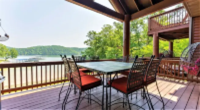 Lakefront Lodge / Cabin / Retreat - Huge Niangua Frontage w/ Beach