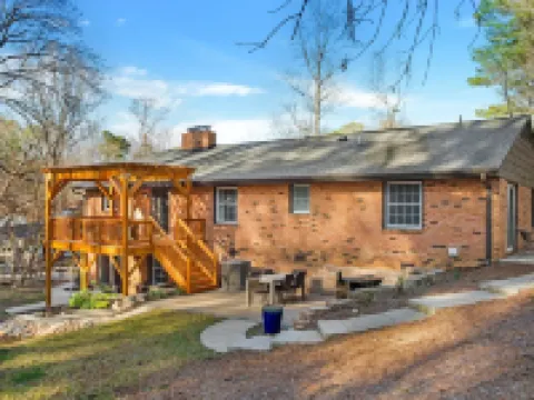 Beautiful home in the heart of Raleigh, perfect blend of convenience & comfort. Hotels in Wake County