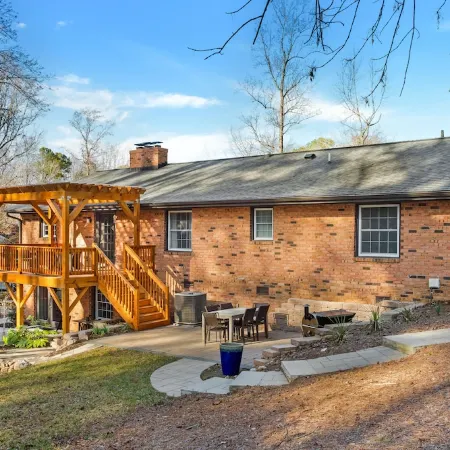 Beautiful home in the heart of Raleigh, perfect blend of convenience & comfort.