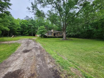 Peggy's Cottage - 2BR/1BA, 18 minutes from downtown Greenville