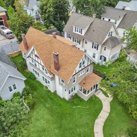 Stylish 4BR 2 Bathroom Home in Forest Park