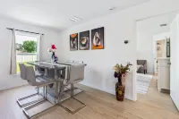 spacious 4-bedroom WITH KING BED