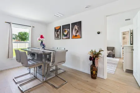 spacious 4-bedroom WITH KING BED