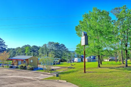 K&M Lake Rentals Cabin #4