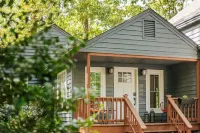 Twin Ponds: King Beds, Hot Tub, Gameroom, 75" TV, Foosball, Air Hockey, PingPong