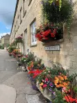 The Cottage, grade 2 listed with parking