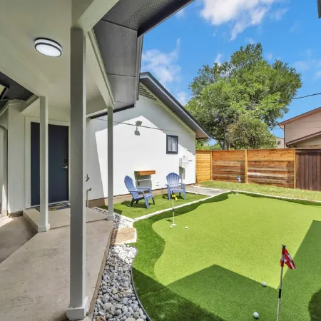 Casa Lago on Lake LBJ, Zenful Retreat;Game Room;Canal Front; Putting Green